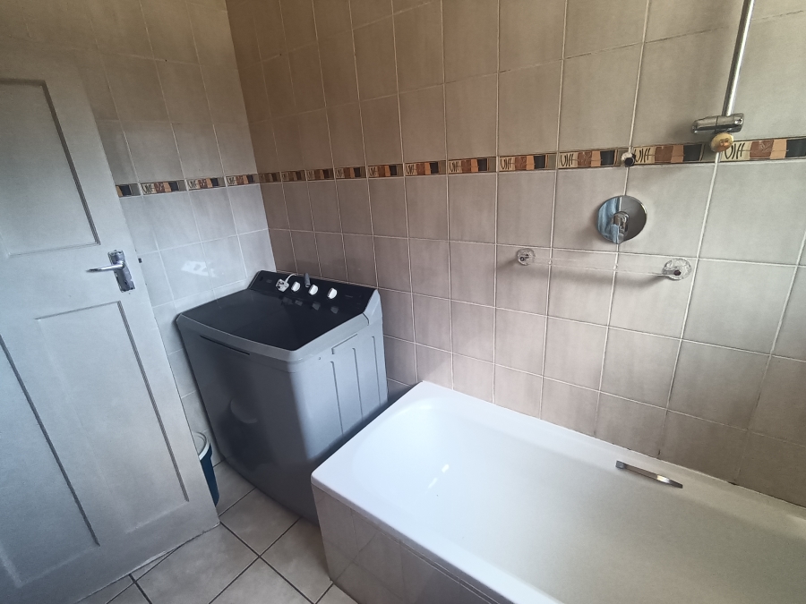 3 Bedroom Property for Sale in Noordhoek Free State